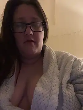 Snapshot of Foxy_Evie40XO chatting on 12.21.24 Foxy Evie40XO online show from 12.21.24