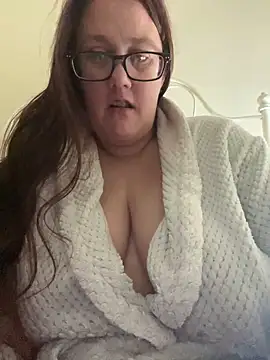 Snapshot of Foxy_Evie40XO chatting on 12.22.24 Foxy Evie40XO online show from 12.22.24