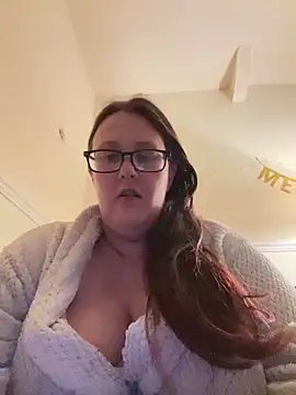 Snapshot of Foxy_Evie40XO chatting on 12.23.24 Foxy Evie40XO online show from 12.23.24