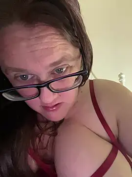 Snapshot of Foxy_Evie40XO chatting on 12.25.24 Foxy Evie40XO online show from 12.25.24