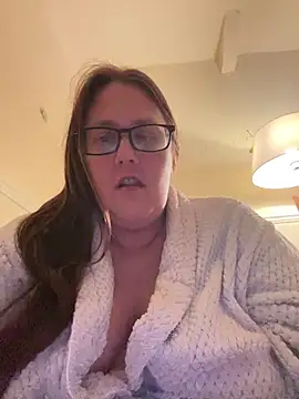 Snapshot of Foxy_Evie40XO chatting on 12.28.24 Foxy Evie40XO online show from 12.28.24