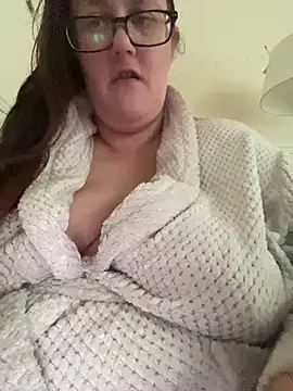 Snapshot of Foxy_Evie40XO chatting on 12.29.24 Foxy Evie40XO online show from 12.29.24