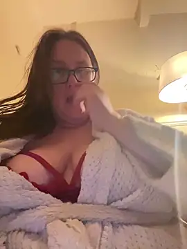 Snapshot of Foxy_Evie40XO chatting on 01.01.25 Foxy Evie40XO online show from 01.01.25