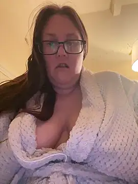 Snapshot of Foxy_Evie40XO chatting on 01.01.25 Foxy Evie40XO online show from 01.01.25