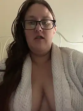 Snapshot of Foxy_Evie40XO chatting on 01.01.25 Foxy Evie40XO online show from 01.01.25