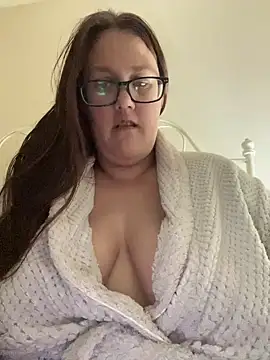 Snapshot of Foxy_Evie40XO chatting on 01.05.25 Foxy Evie40XO online show from 01.05.25