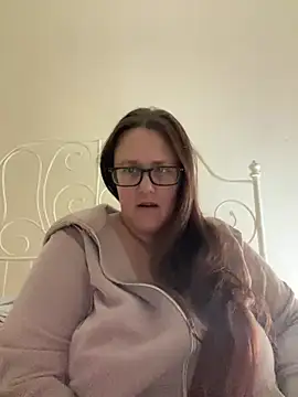 Snapshot of Foxy_Evie40XO chatting on 02.07.25 Foxy Evie40XO online show from 02.07.25