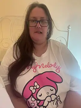 Snapshot of Foxy_Evie40XO chatting on 02.11.25 Foxy Evie40XO online show from 02.11.25