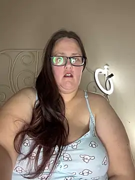 Snapshot of Foxy_Evie40XO chatting on 02.12.25 Foxy Evie40XO online show from 02.12.25