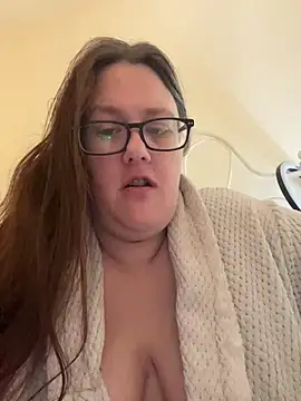 Snapshot of Foxy_Evie40XO chatting on 02.18.25 Foxy Evie40XO online show from 02.18.25