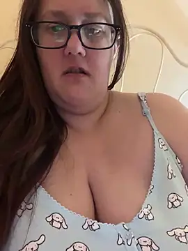 Snapshot of Foxy_Evie40XO chatting on 02.18.25 Foxy Evie40XO online show from 02.18.25