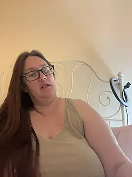 Snapshot of Foxy_Evie40XO chatting on 03.04.25 Foxy Evie40XO online show from 03.04.25