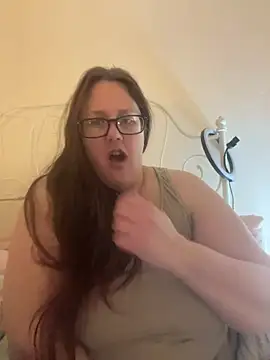 Snapshot of Foxy_Evie40XO chatting on 03.06.25 Foxy Evie40XO online show from 03.06.25