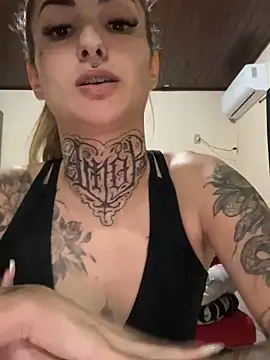 hotskinny1 online show from 12.18.24