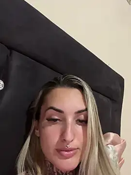 hotskinny1 online show from 02.14.25