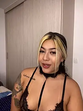 Snapshot of EmberEyes_999 chatting on 01.24.25 EmberEyes 999 online show from 01.24.25