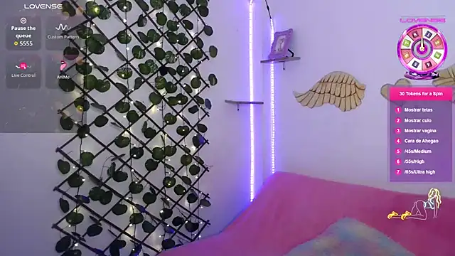 Snapshot of EmberEyes_999 chatting on 09.16.25 EmberEyes 999 online show from 09.16.25