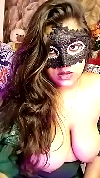 Snapshot of Hottyalia chatting on 12.12.24 Hottyalia online show from 12.12.24