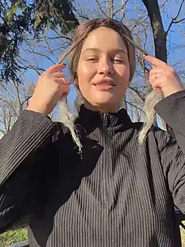 KikiWatson online show from 12.31.24