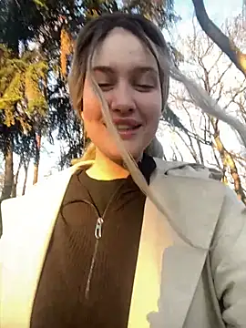 KikiWatson online show from 01.03.25