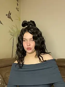 KikiWatson online show from 02.23.25