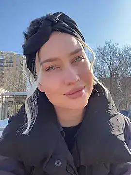 KikiWatson online show from 03.09.25