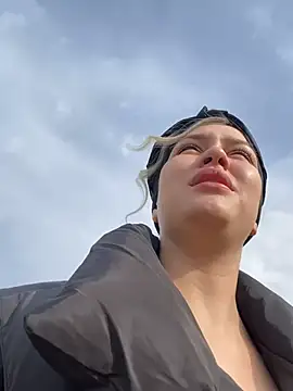 KikiWatson online show from 03.14.25