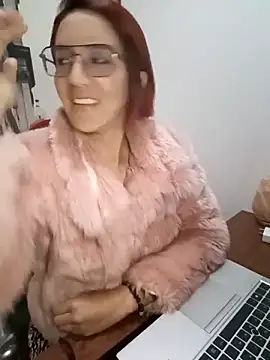 your red rose  online show from 12.11.24