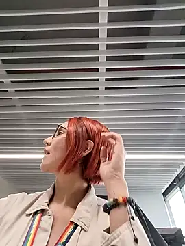 your red rose  online show from 01.15.25