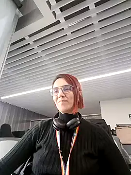 your red rose  online show from 01.28.25