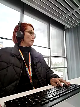 your red rose  online show from 01.30.25