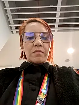 your red rose  online show from 02.25.25