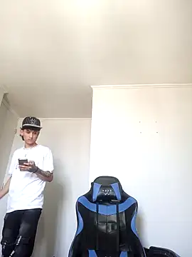 Snapshot of LatinBoysxxx chatting on 01.09.25 LatinBoysxxx online show from 01.09.25