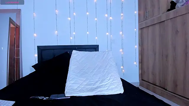 medussa13  online show from 02.03.25