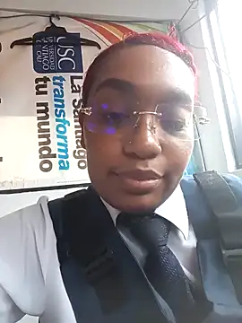 Snapshot of Cinnamon-Skin chatting on 12.21.24 Cinnamon-Skin online show from 12.21.24