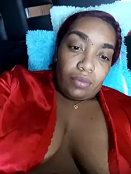 Snapshot of Cinnamon-Skin chatting on 12.24.24 Cinnamon-Skin online show from 12.24.24