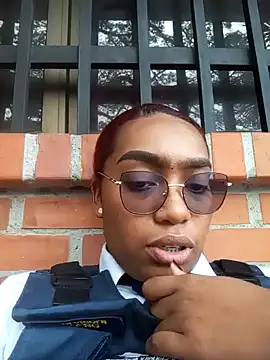 Snapshot of Cinnamon-Skin chatting on 01.02.25 Cinnamon-Skin online show from 01.02.25