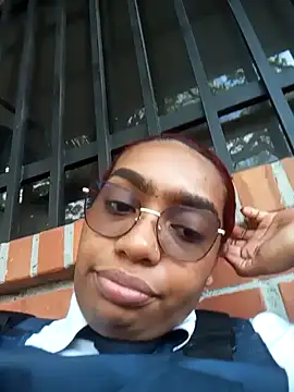 Snapshot of Cinnamon-Skin chatting on 01.02.25 Cinnamon-Skin online show from 01.02.25