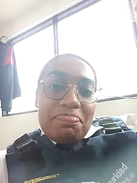 Snapshot of Cinnamon-Skin chatting on 01.03.25 Cinnamon-Skin online show from 01.03.25