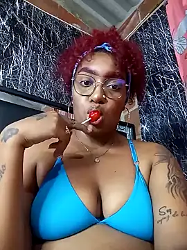 Snapshot of Cinnamon-Skin chatting on 01.24.25 Cinnamon-Skin online show from 01.24.25