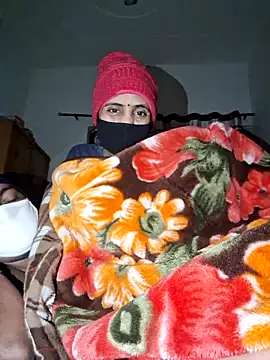 Snapshot of menakshiiikaur chatting on 12.04.25 menakshiiikaur online show from 12.04.25