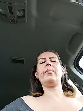 Snapshot of uber_babe chatting on 03.11.25 uber babe online show from 03.11.25