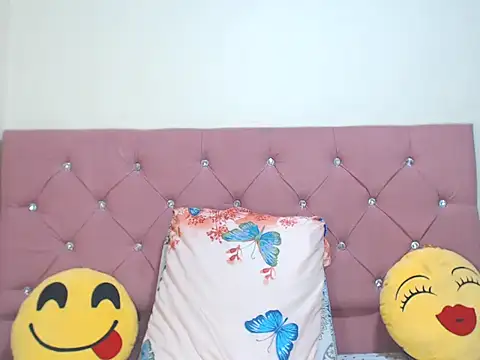 emassquirt28 online show from 10.07.25