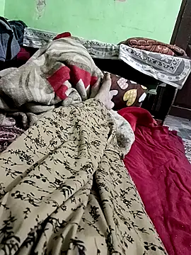 Snapshot of QUEEN-X-CPL chatting on 02.08.25 QUEEN-X-CPL online show from 02.08.25