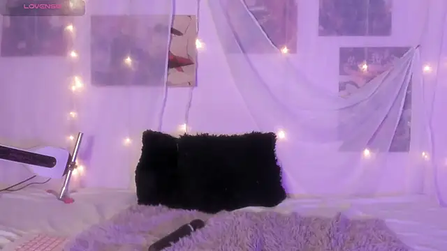 Luna-Chann online show from 12.21.25