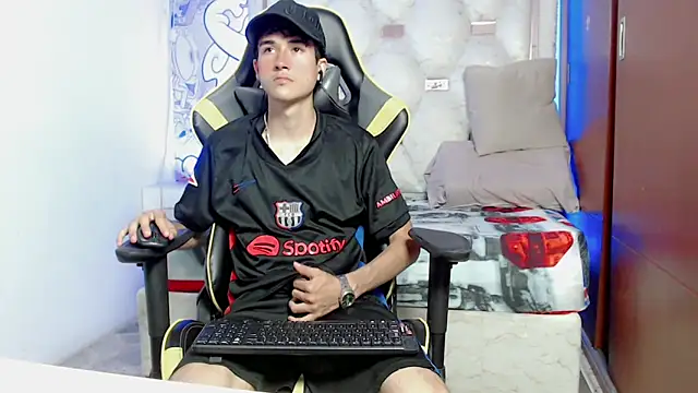 johnny cagee online show from 10.09.25