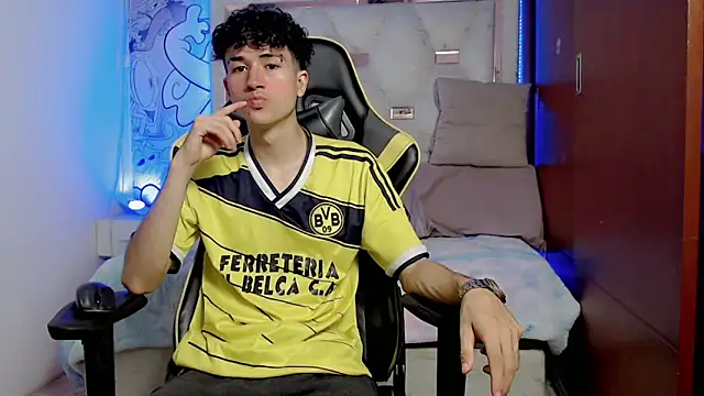 johnny cagee online show from 10.21.25