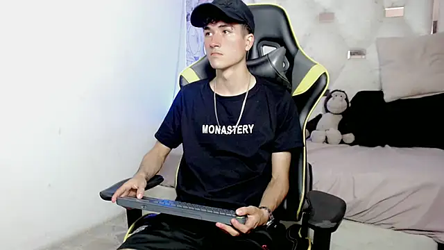 johnny cagee online show from 01.12.26