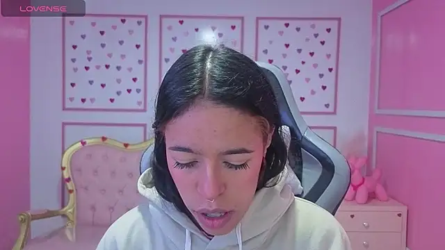 stephania t online show from 10.06.25