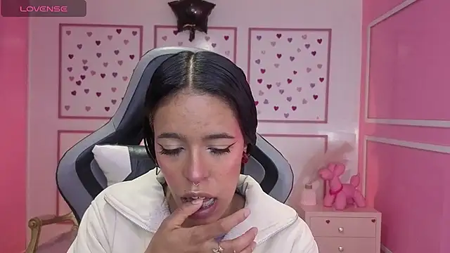 stephania t online show from 11.15.25